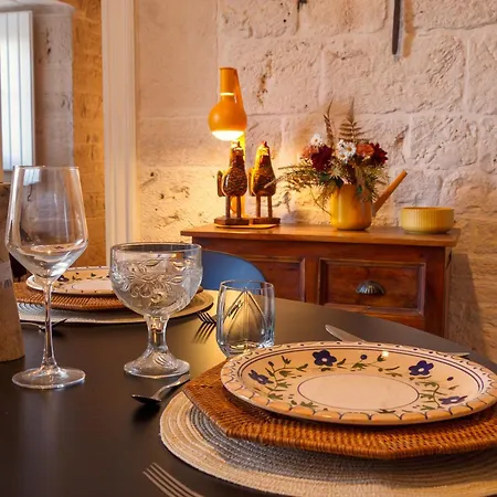 Trulli Nigri Holidays With Private Swimming Pool Dom wakacyjny
